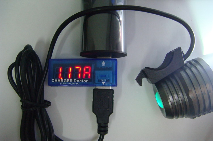 USB voltage detector/voltage tester is mobile power tester